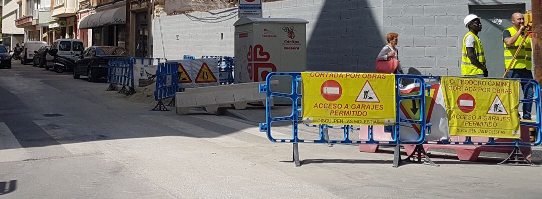 Teodoro Camino sigue cortada por obras