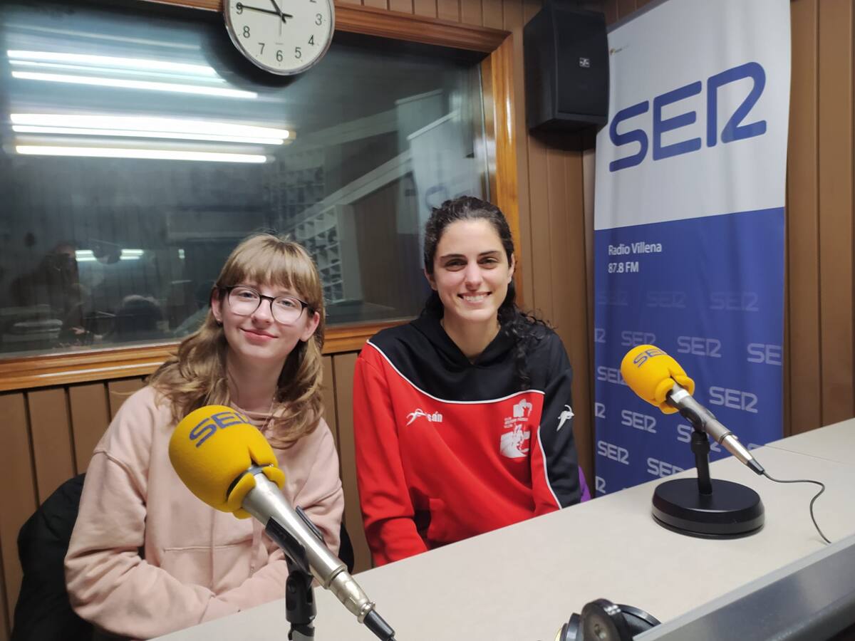 Las obras en La Solana obligan a compartir temporalmente el campo de atletismo para sus entrenamientos a atletas y futbolistas