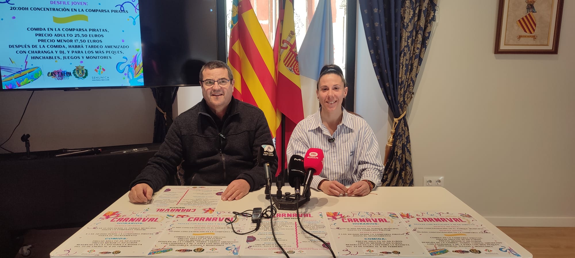 José Rico, edil de Cultura; y Judit Seva, edil de Juventud, en la presentación de la fiesta de Carnaval 2026.