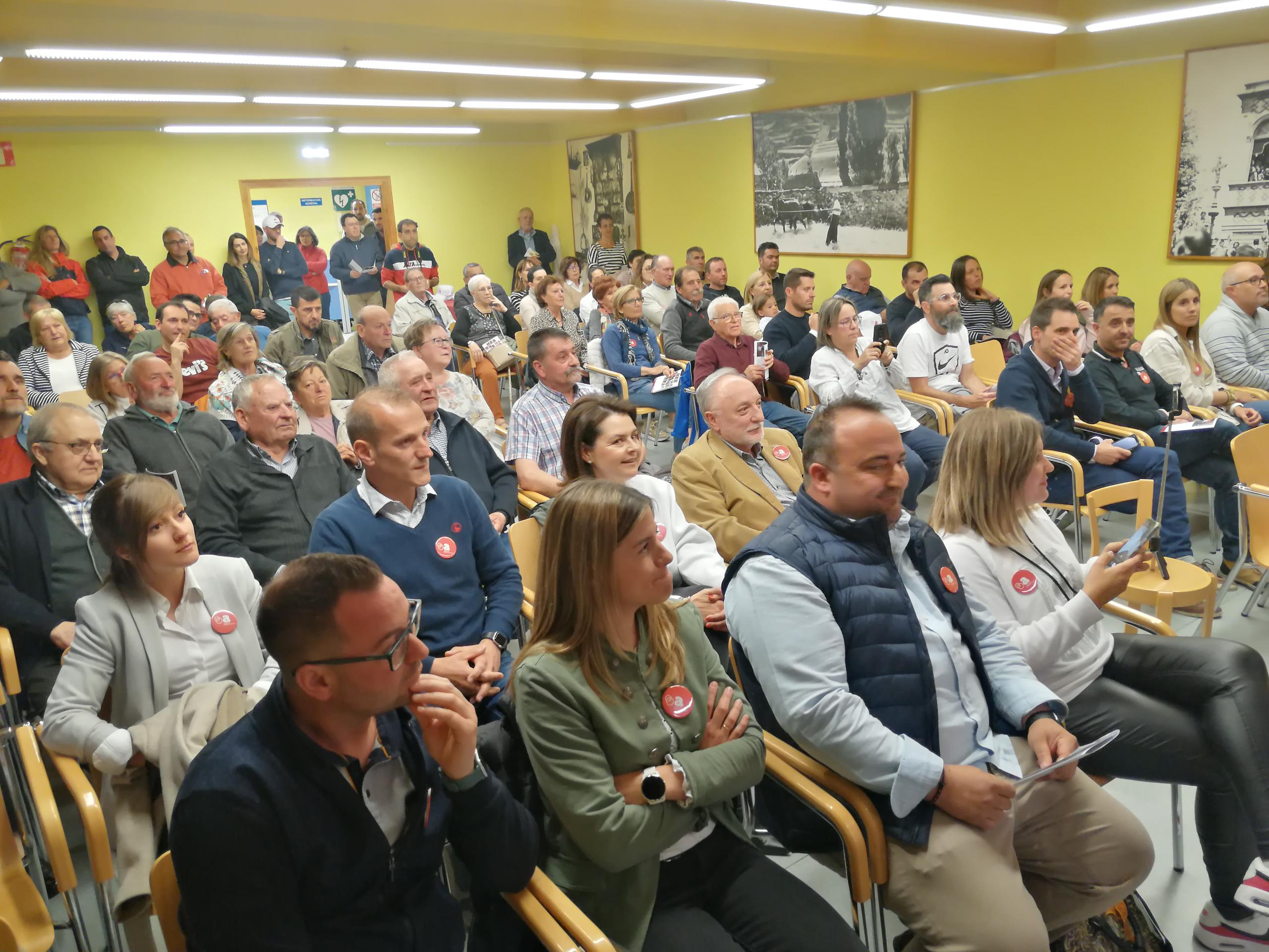 Público asistente a la presentación de la candidatura y programa de Aragoneses Plataforma Aragonesista de Jaca