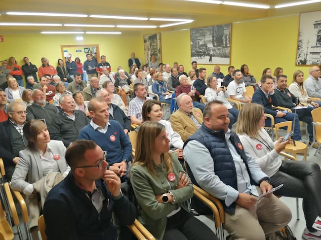 Público asistente a la presentación de la candidatura y programa de Aragoneses Plataforma Aragonesista de Jaca
