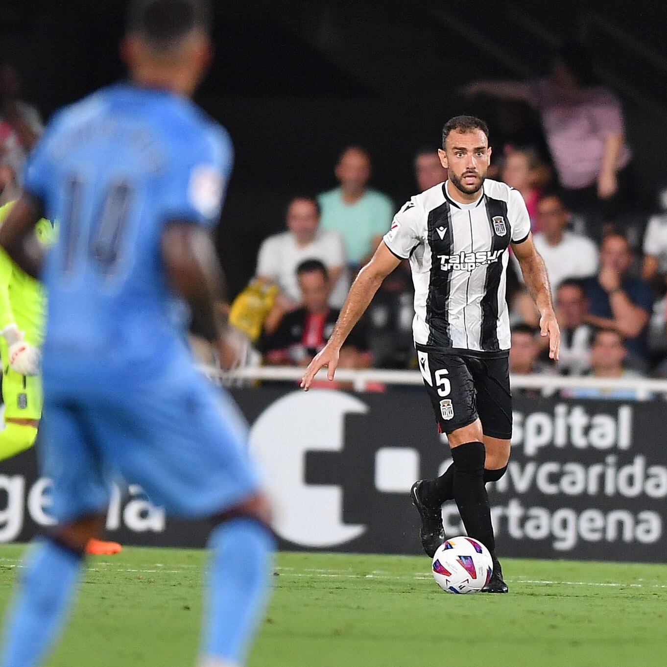 Gonzalo Verdú con el balón