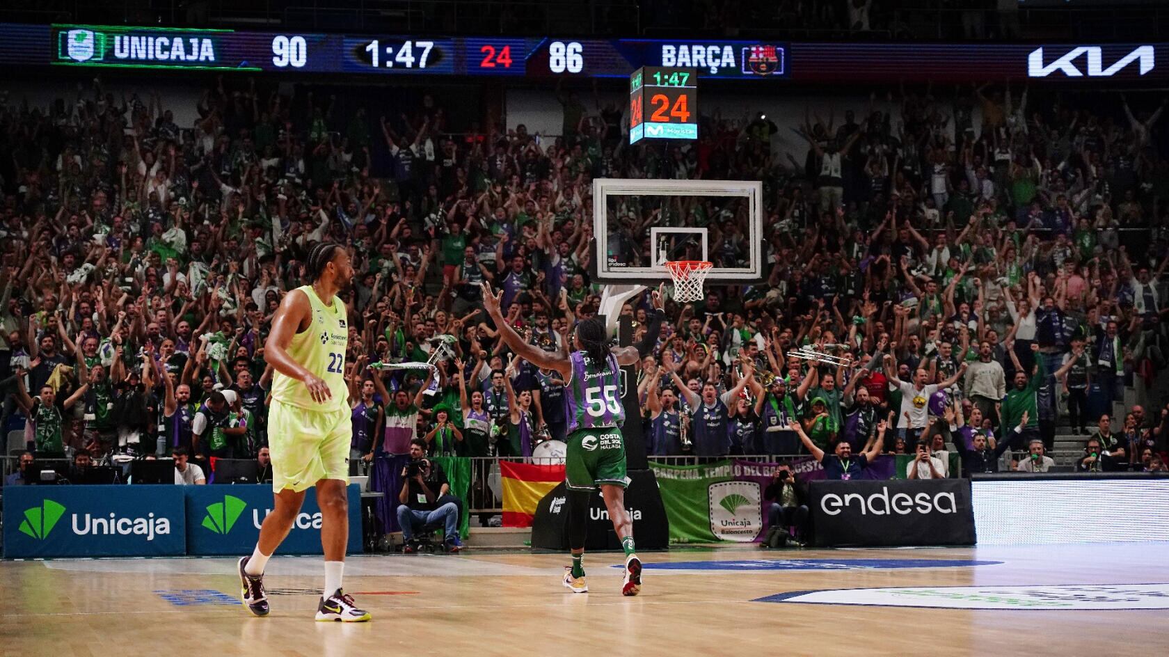 Perry celebra una canasta ante el Barcelona la temporada pasada