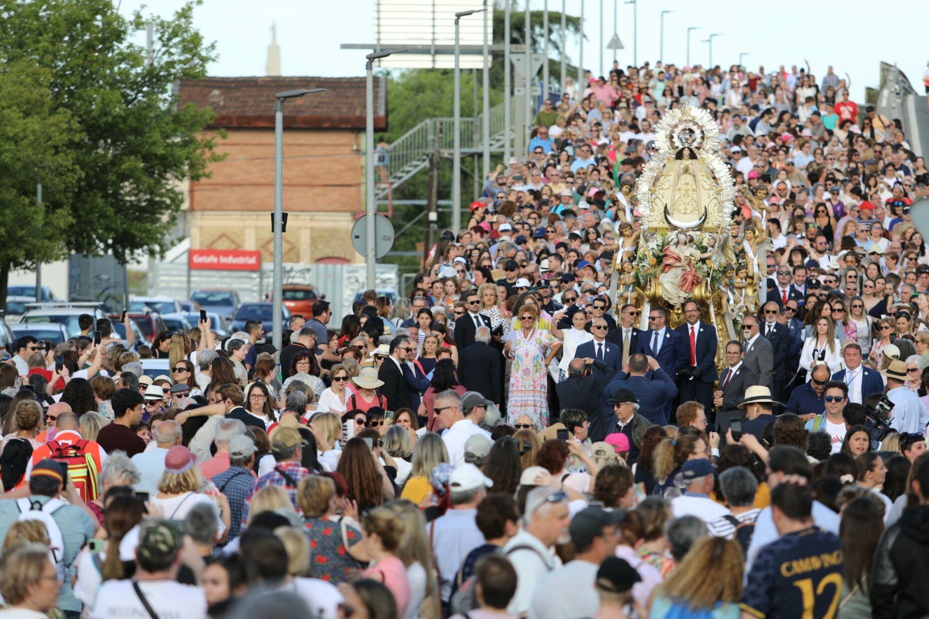 Procesión de bajada de la Virgen Nuestra Señora de los Ángeles hasta la Catedral de la Magdalena de Getafe.