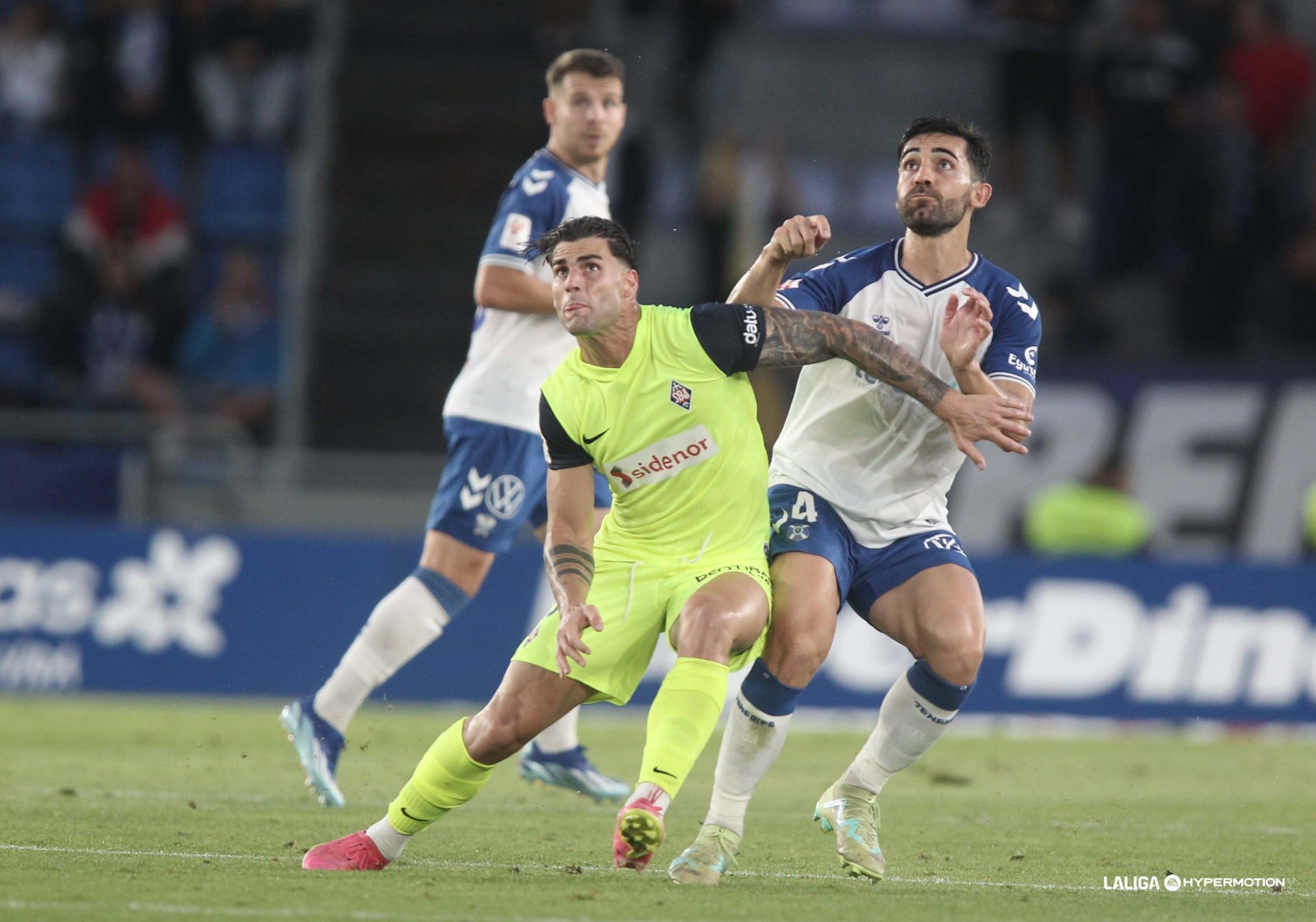 El Tenerife volvió a perder y sigue en el puesto 12.