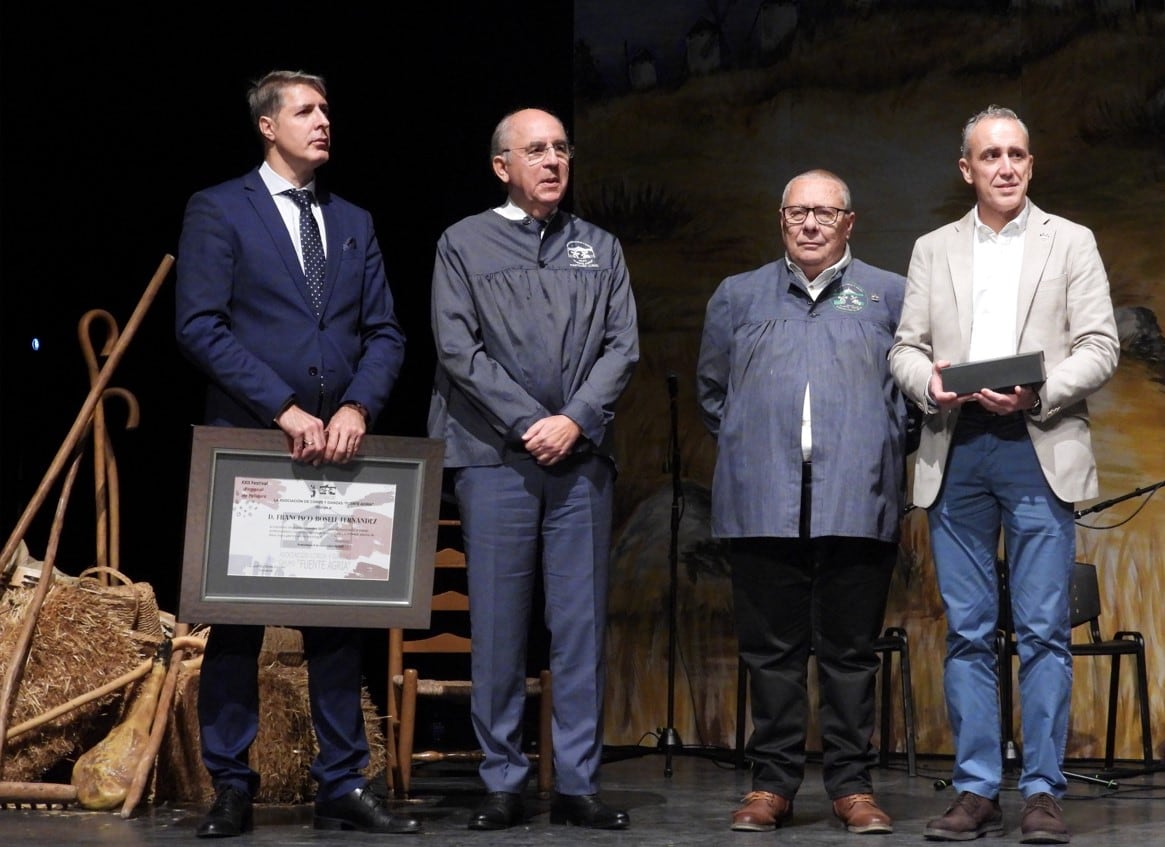 Francisco Rosell en el escenario del Pedro Almodóvar