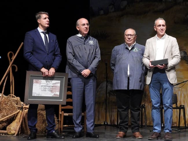 Francisco Rosell en el escenario del Pedro Almodóvar