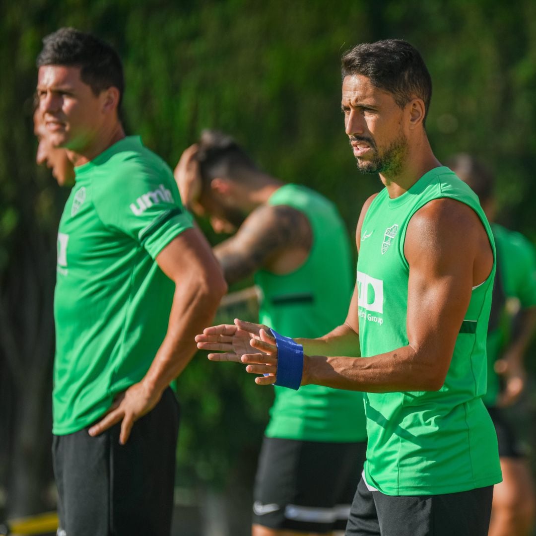 Fidel Chaves, a la derecha, junto a Guido Carrillo en un entrenamiento