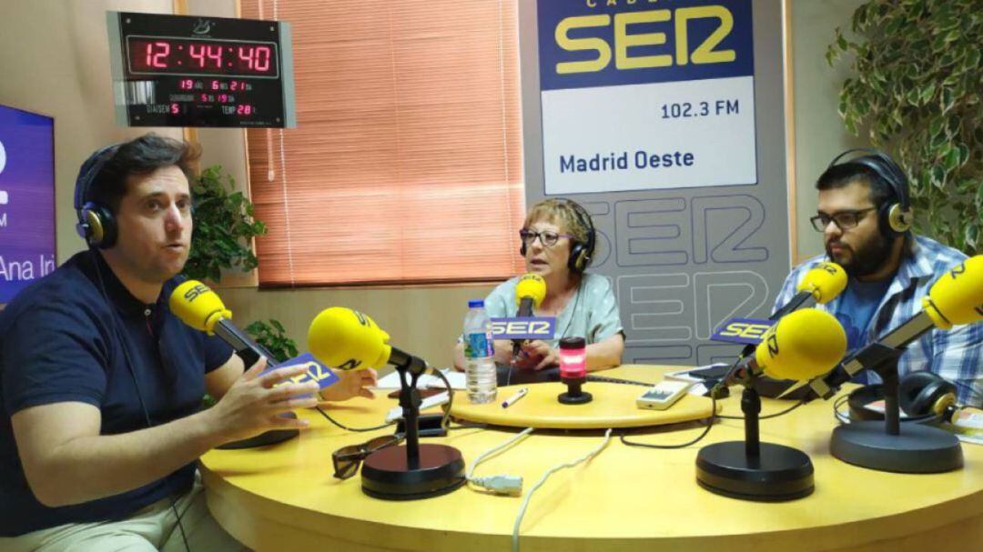 Gustavo Muñana, Elisa Blanco y Rubén Sánchez en nuestra tertulia de periodistas (foto de archivo)