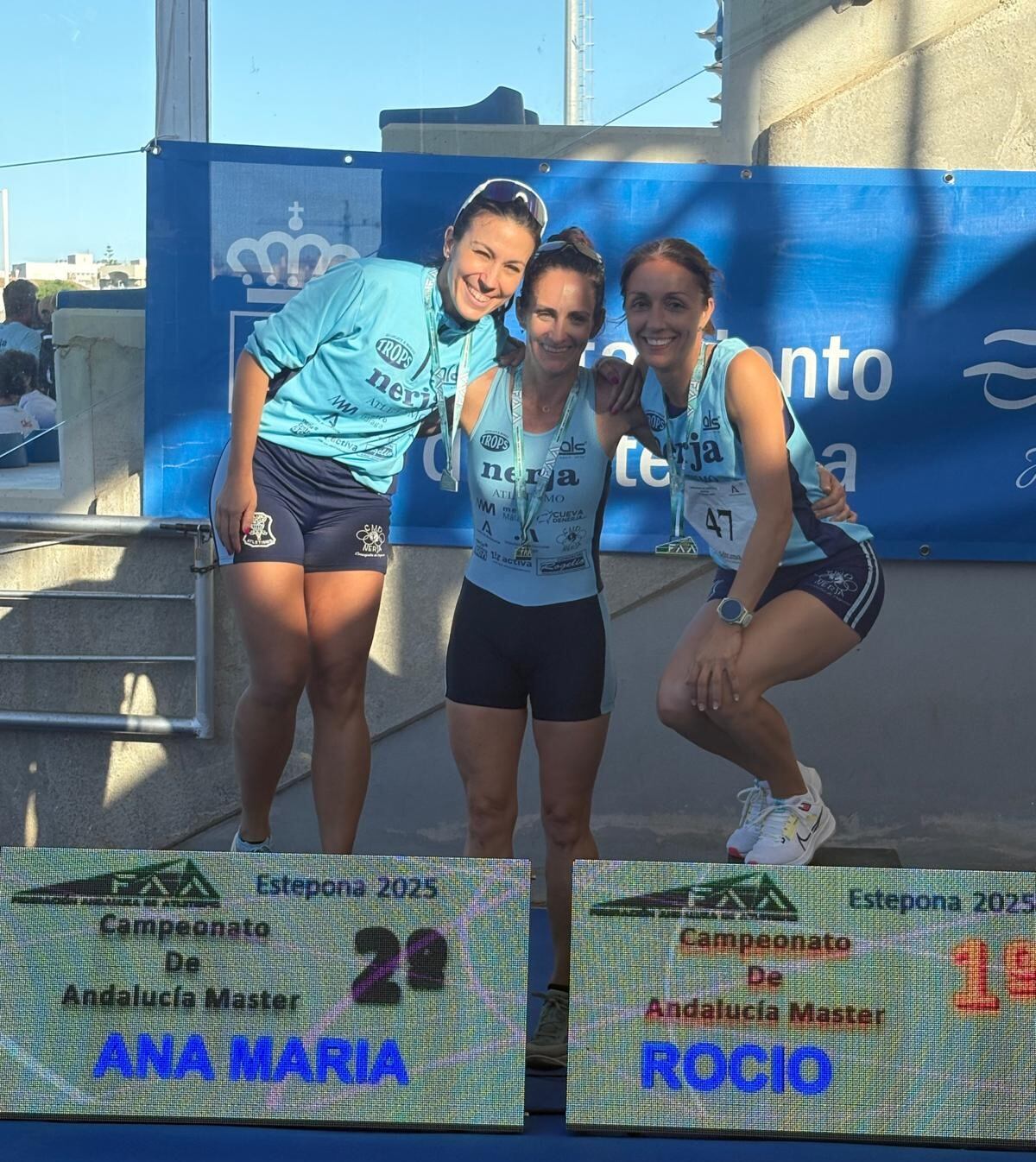 Atletas del Trops-Cueva de Nerja que participaron en el Campeonato de Andalucía máster en Estepona