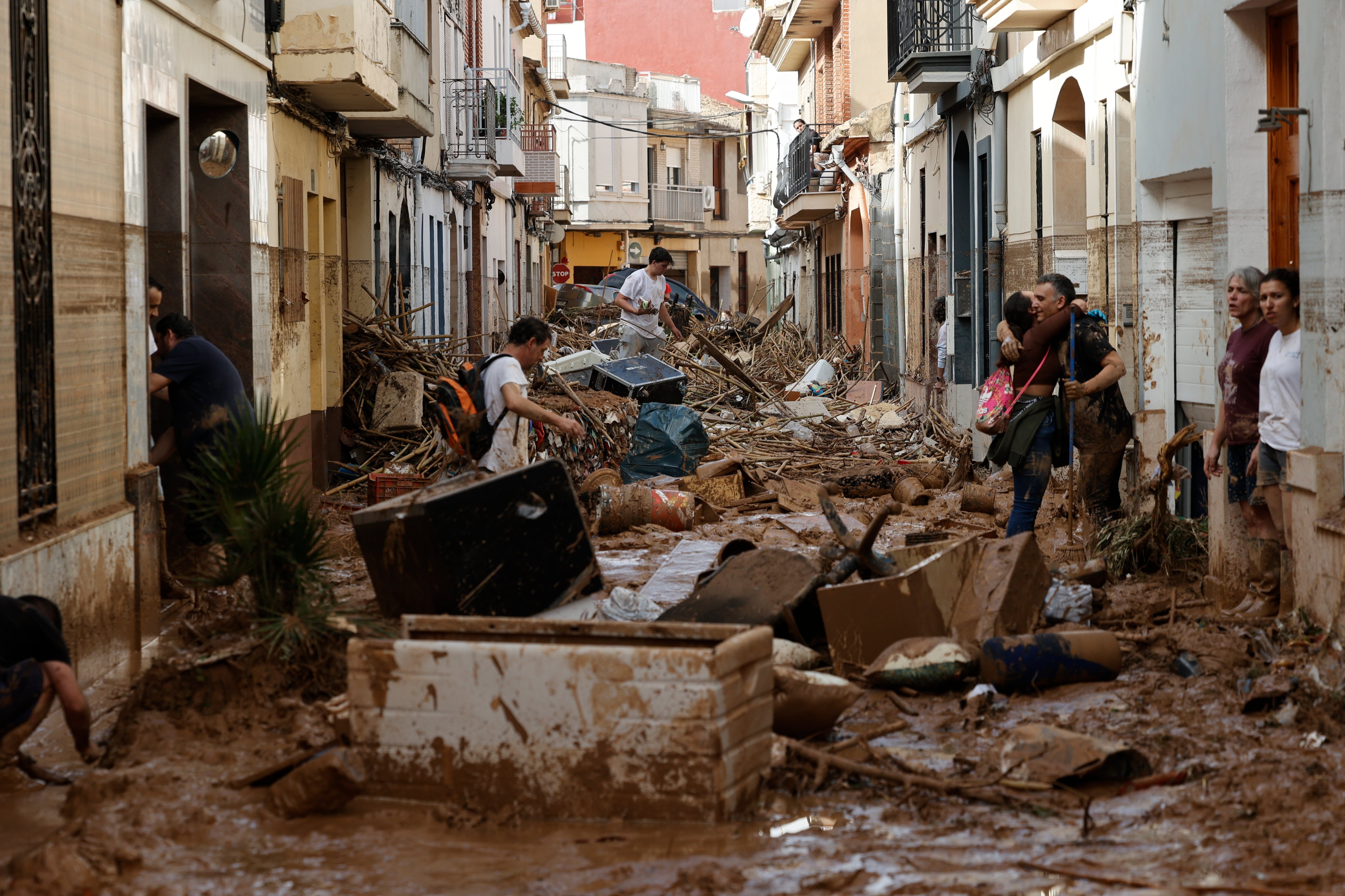 Del aviso del viernes al mensaje a los móviles del martes: cronología de una alerta roja por la DANA que acabó en tragedia