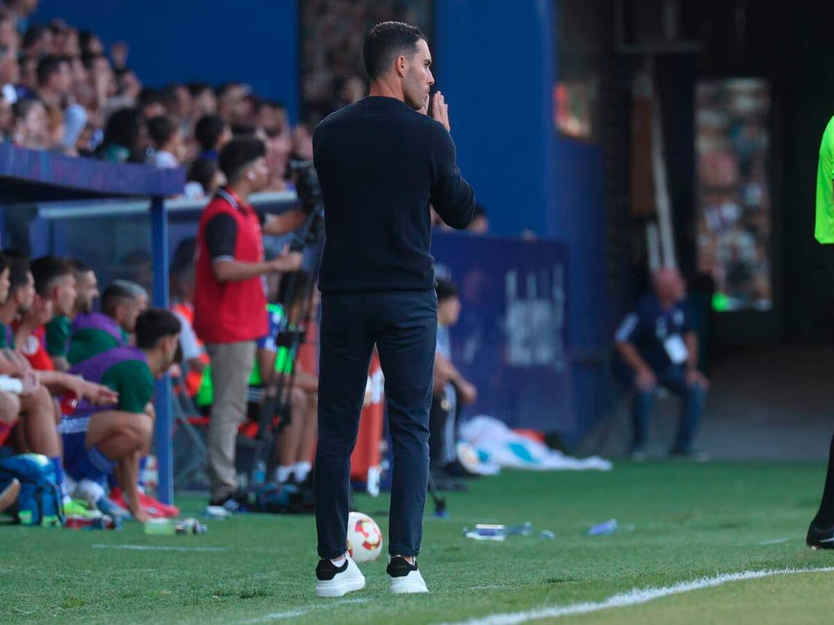 Rueda de prensa de Javi Medina tras el SD Ponferradina - Antequera CF