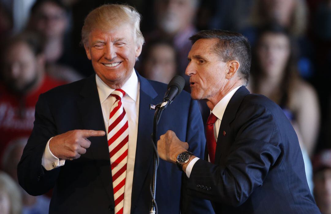 El presidente saliente de EEUU, Donald Trump, y Michael Flynn, el exasesor de Seguridad Nacional 