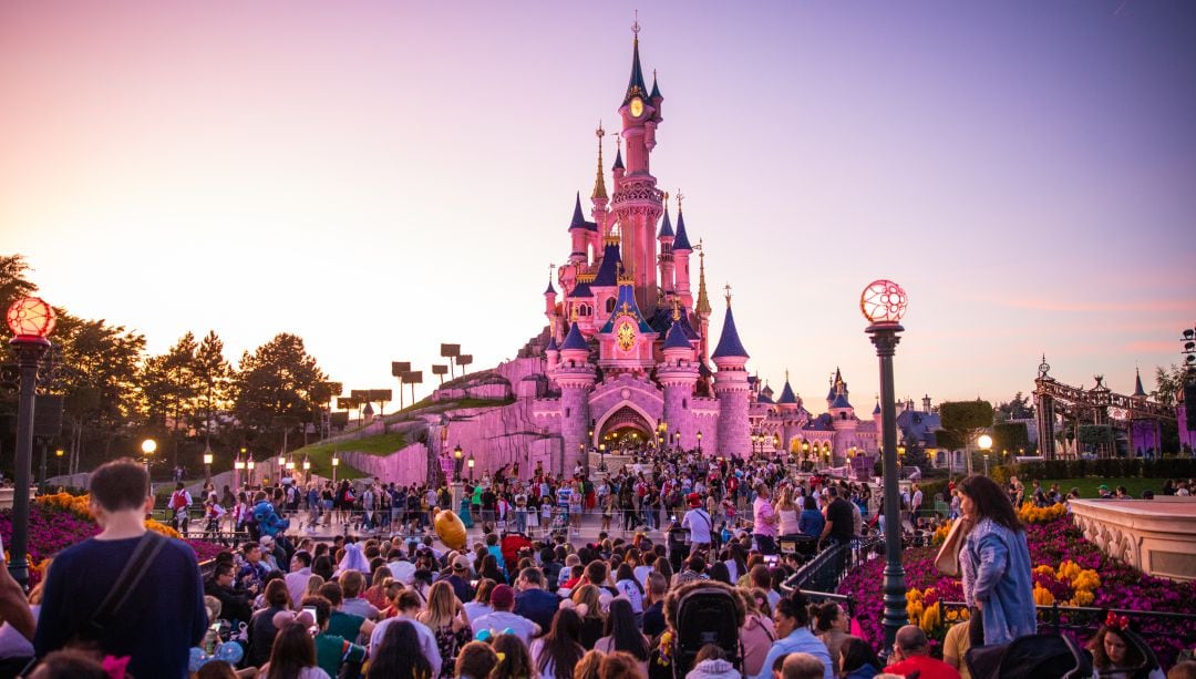 El clásico castillo de Disneyland Paris.