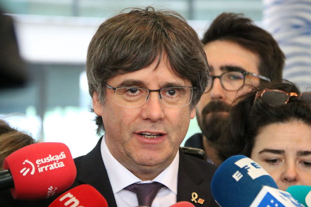 El expresidente catalán Carles Puigdemont tras su comparecencia ante la Fiscalía belga