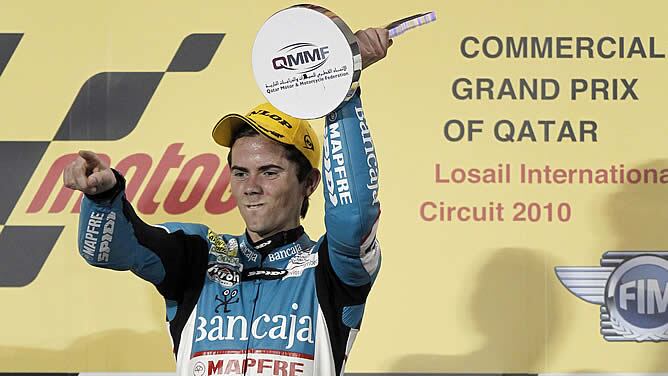 Nico Terol, el piloto de los 40 Principales, en el podio de Losail