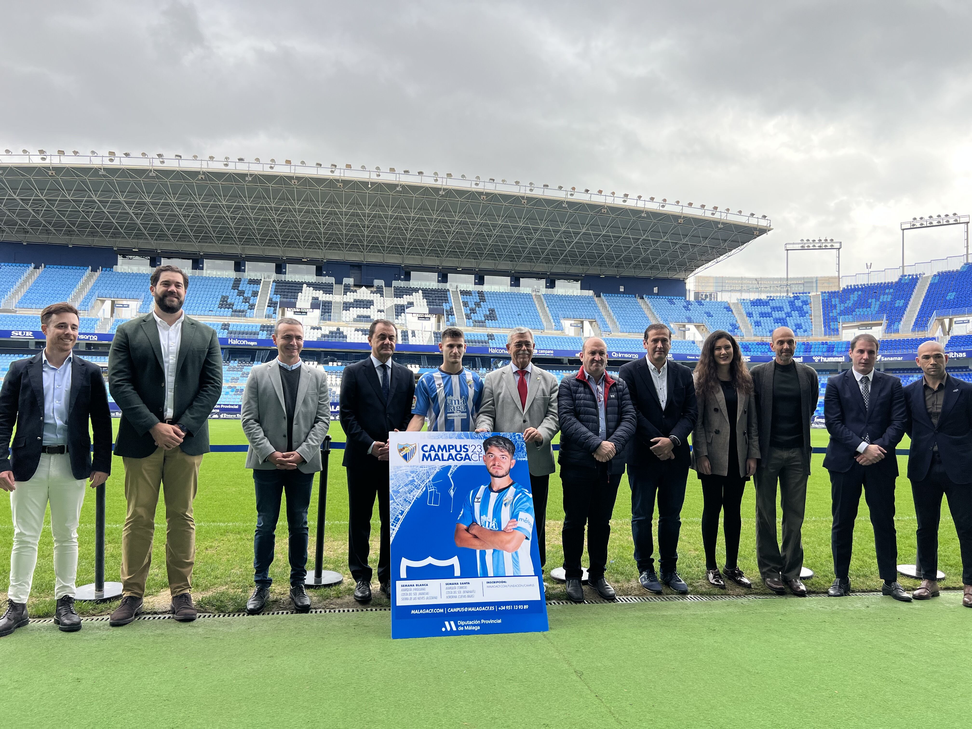 El estadio de La Rosaleda acogió la presentación del Campus del Málaga que se va a celebrar en Semana Blanca y Semana Santa en distintos municipios malagueños