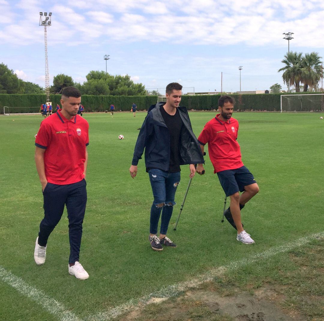 Gabri Santos (I), Miguel Sánchez y Juanfran Sánchez (D) están en el dique seco