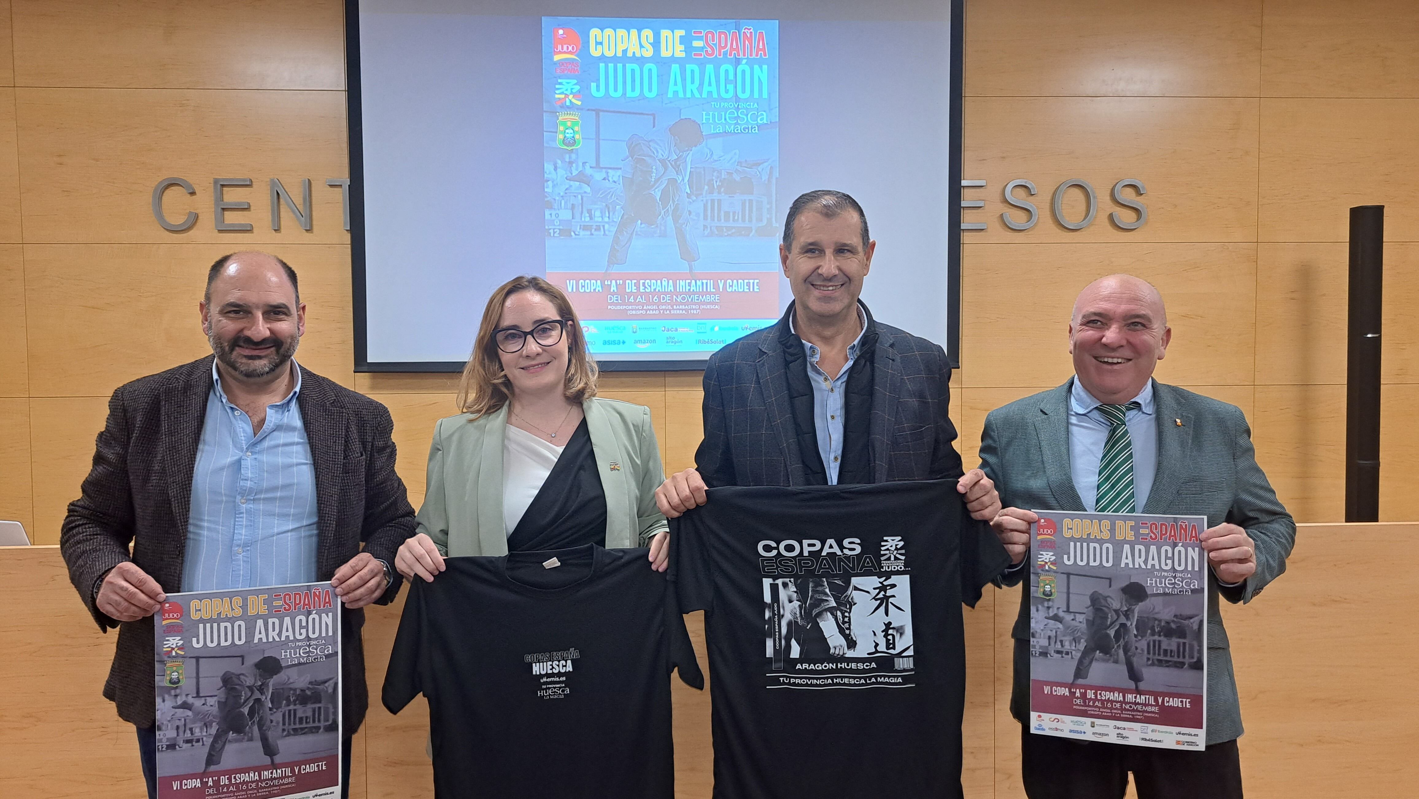 Fernando Torres, Cristina Berrocal, Sergio Serra y Antonio Clager en la presentación del campeonato. Foto: Ayuntamiento de Barbastro