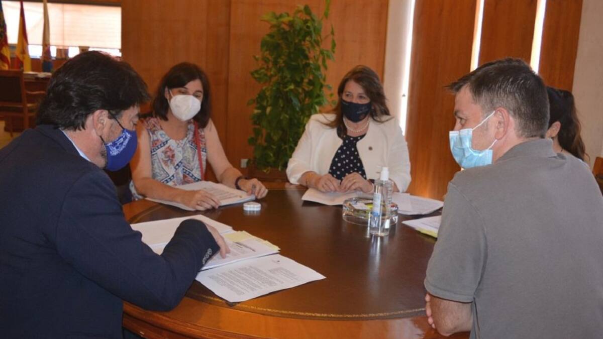El alcalde eleva el tono contra la Generalitat antes de reunirse con la dirección del IES Virgen del Remedio