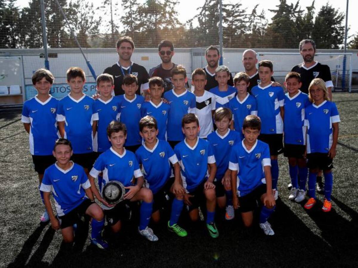 El vicepresidente del Málaga, Nasser, visita a la cantera