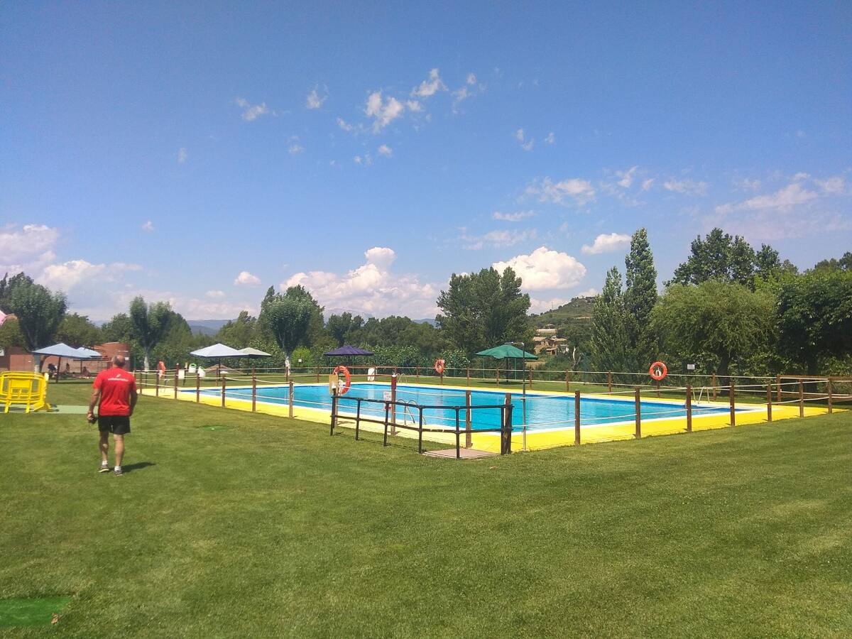 Poca afluencia en el primer día de piscina