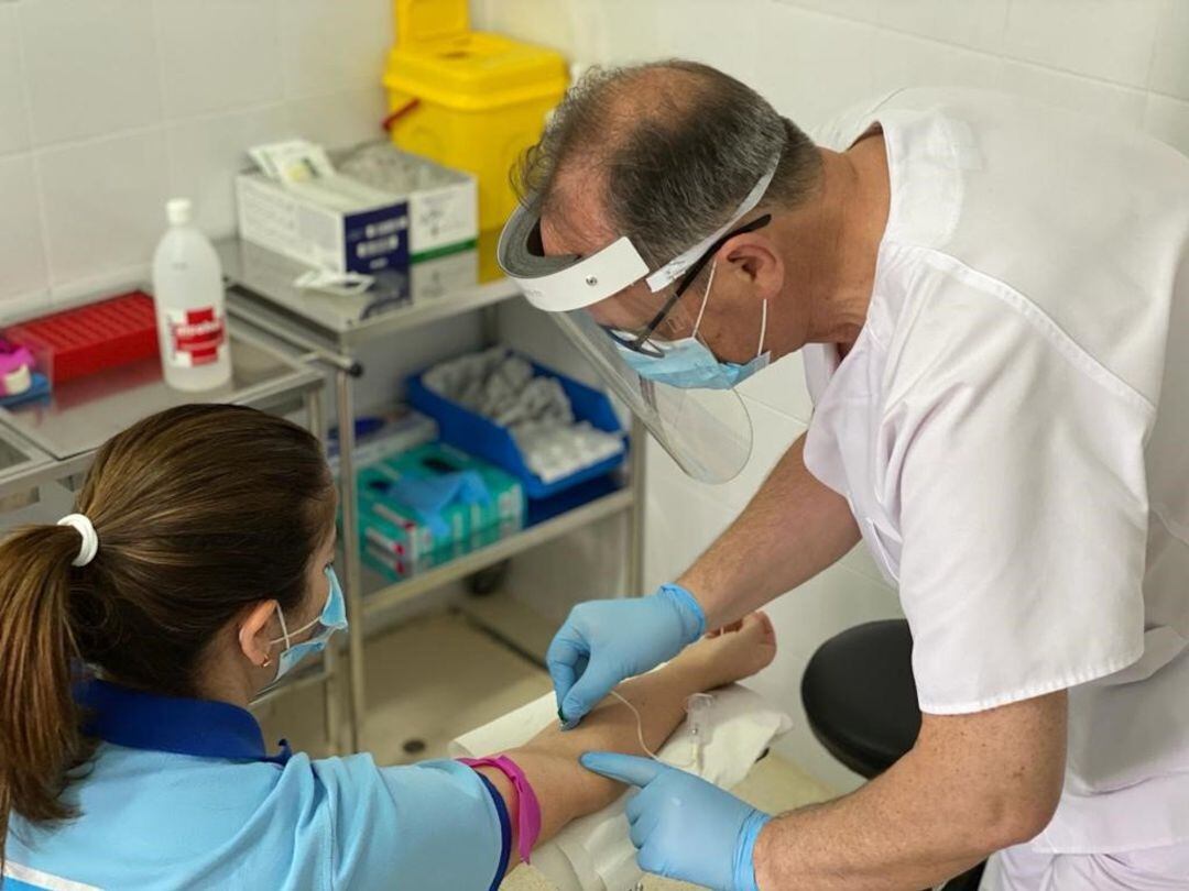 El Área Sanitaria Sur somete a los profesionales a una segunda ronda de estudios de seroprevalencia,