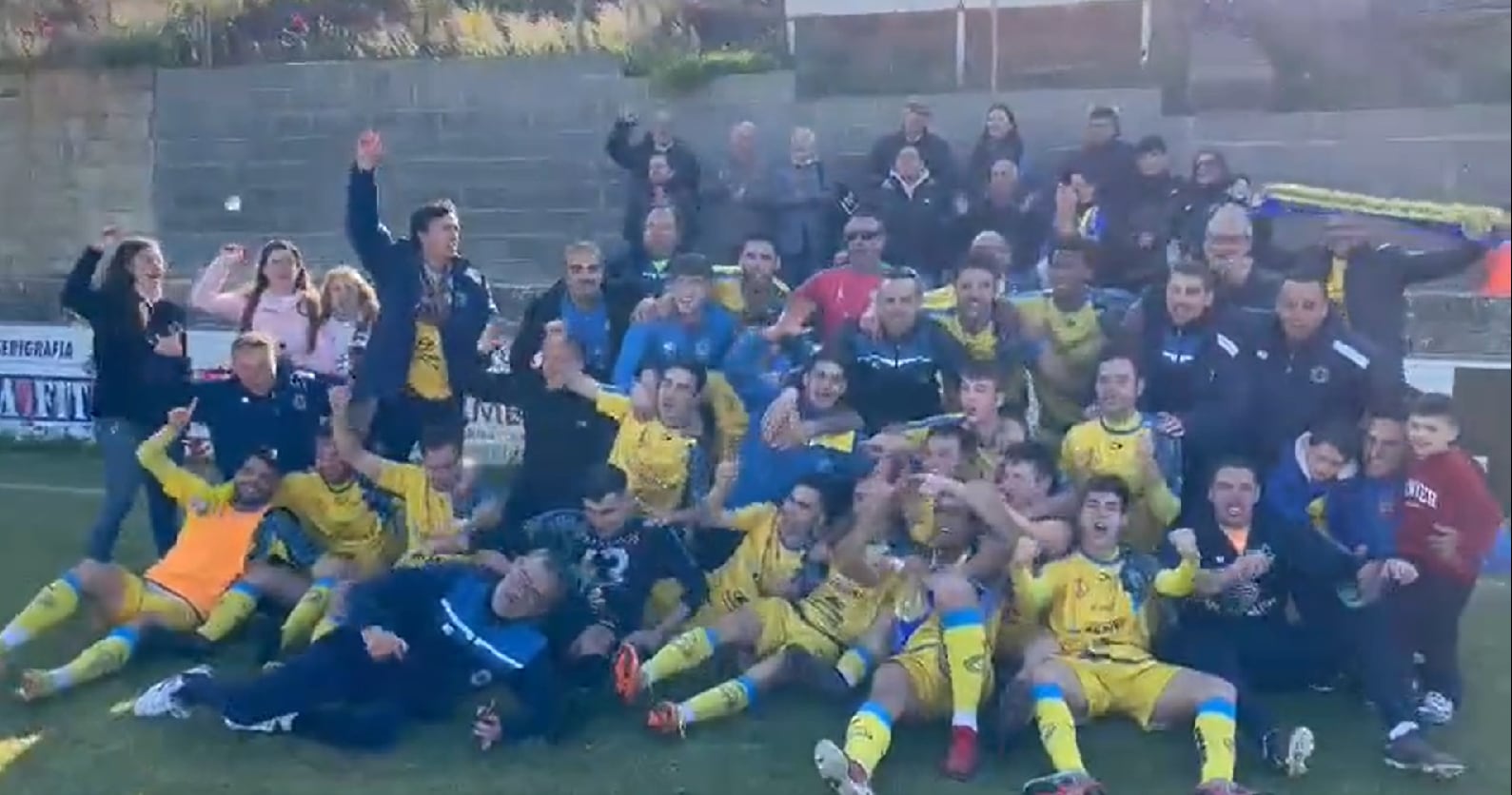 Los jugadores del Dioce celebraron el ascenso a la conclusión del partido