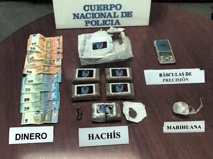 Material incautado por la Policía Nacional en la operación antidroga con 500 gramos de hachís