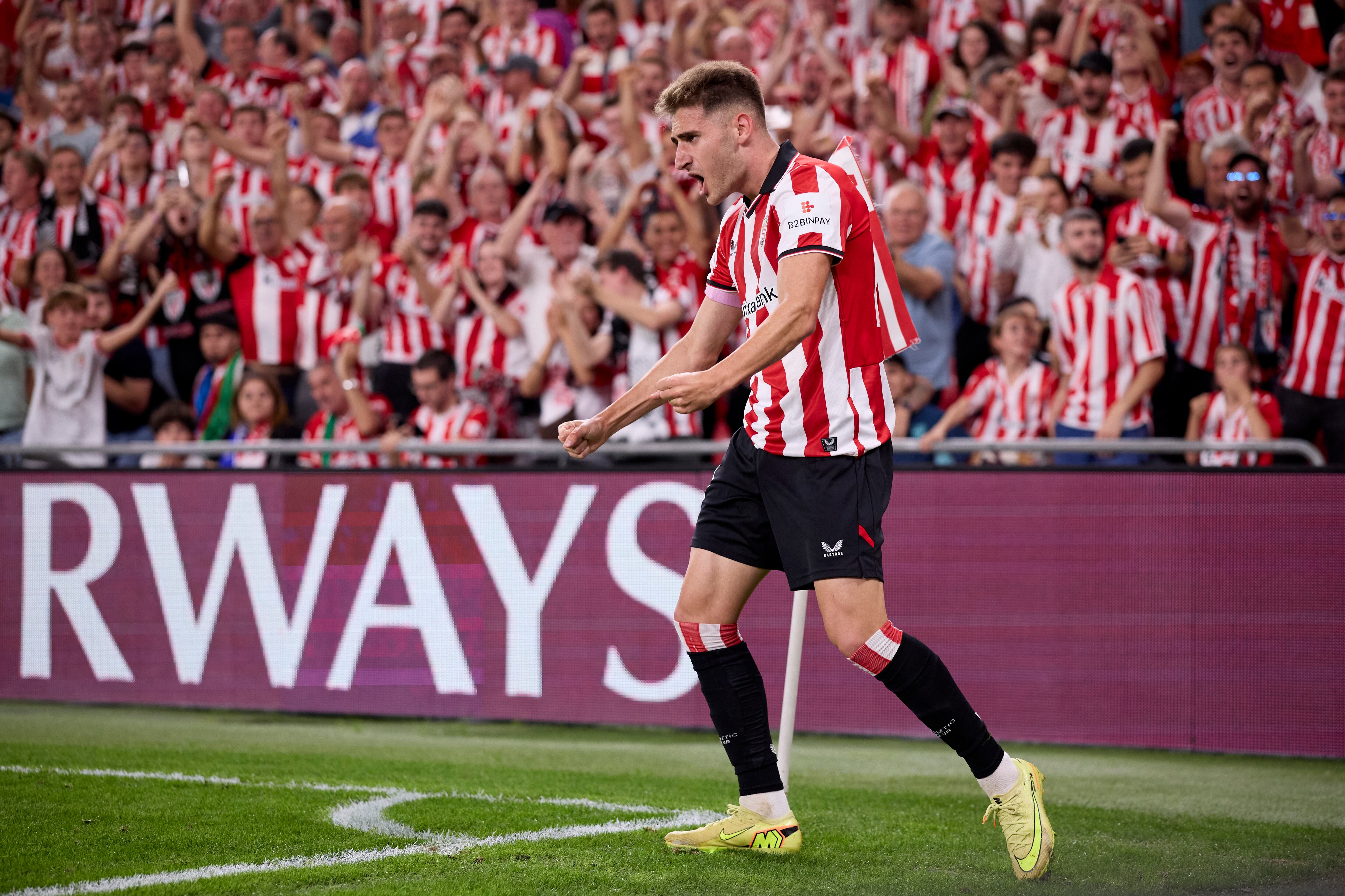 Robert Navarro celebra el gol logrado ante el Qarabag