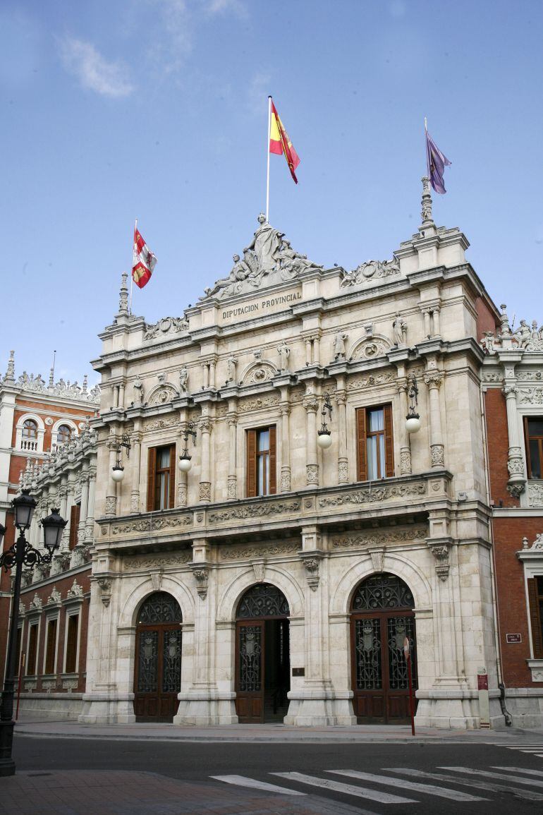 Fachada de la Diputación de Palencia. 