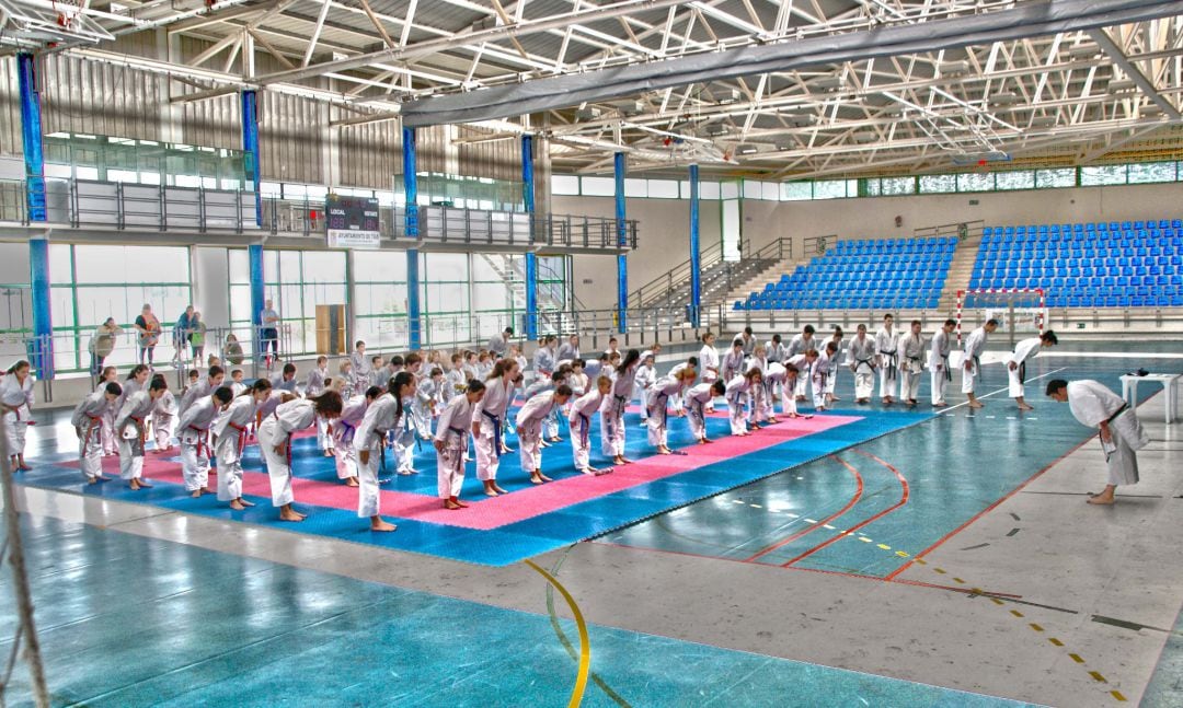 Alumnos de la escuela municipal de kárate Suhari de Tías.