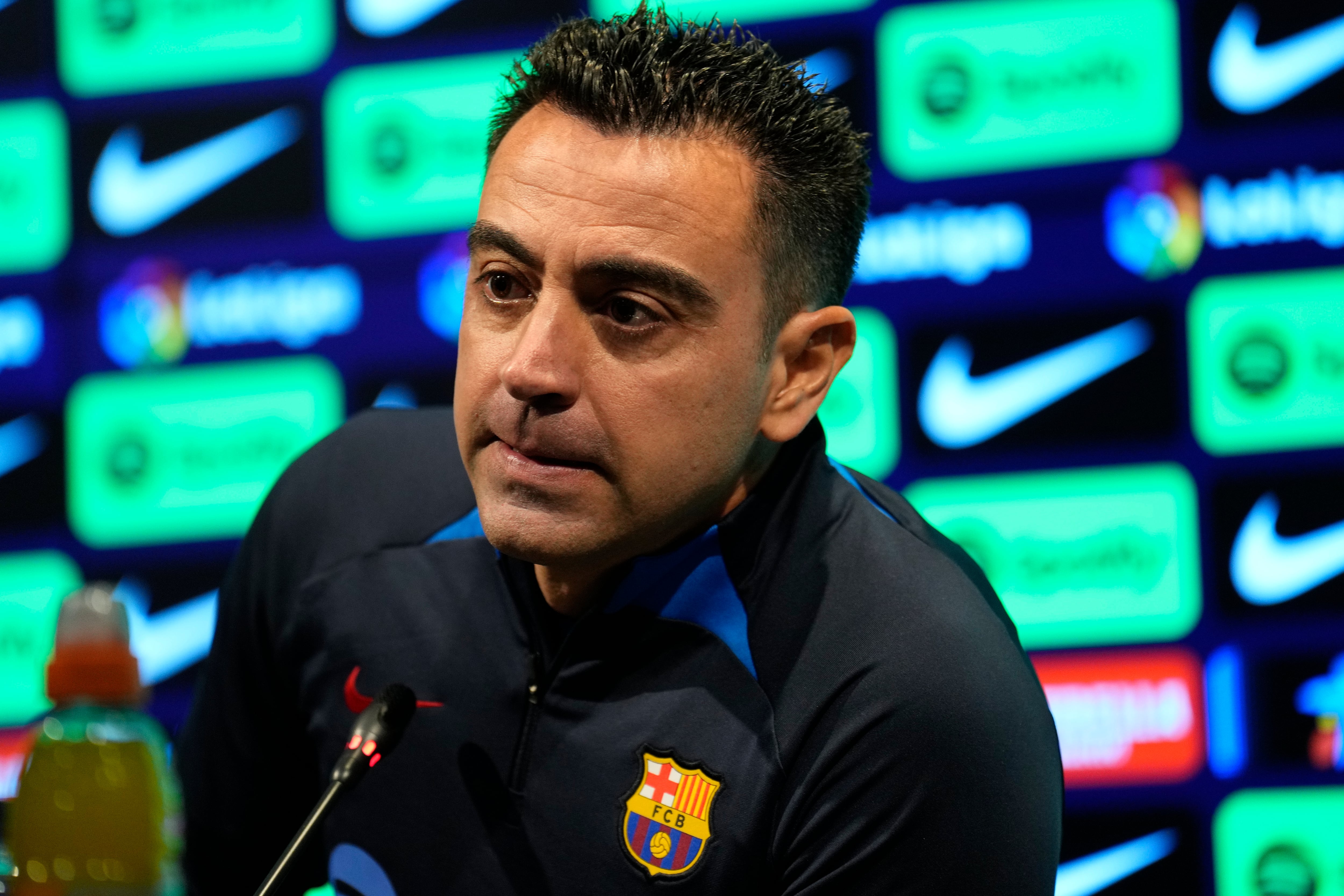 El técnico del FC Barcelona, Xavi Hernández, durante una rueda de prensa