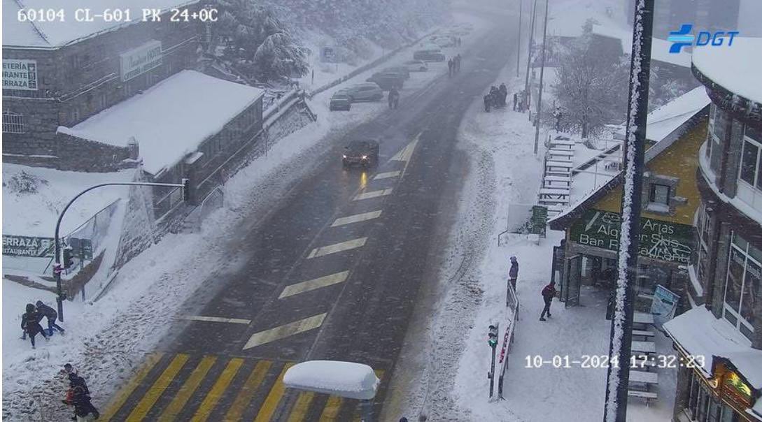 Imagen de las cámaras de la DGT durante las nevadas en la Sierra Norte de la Comunidad de Madrid