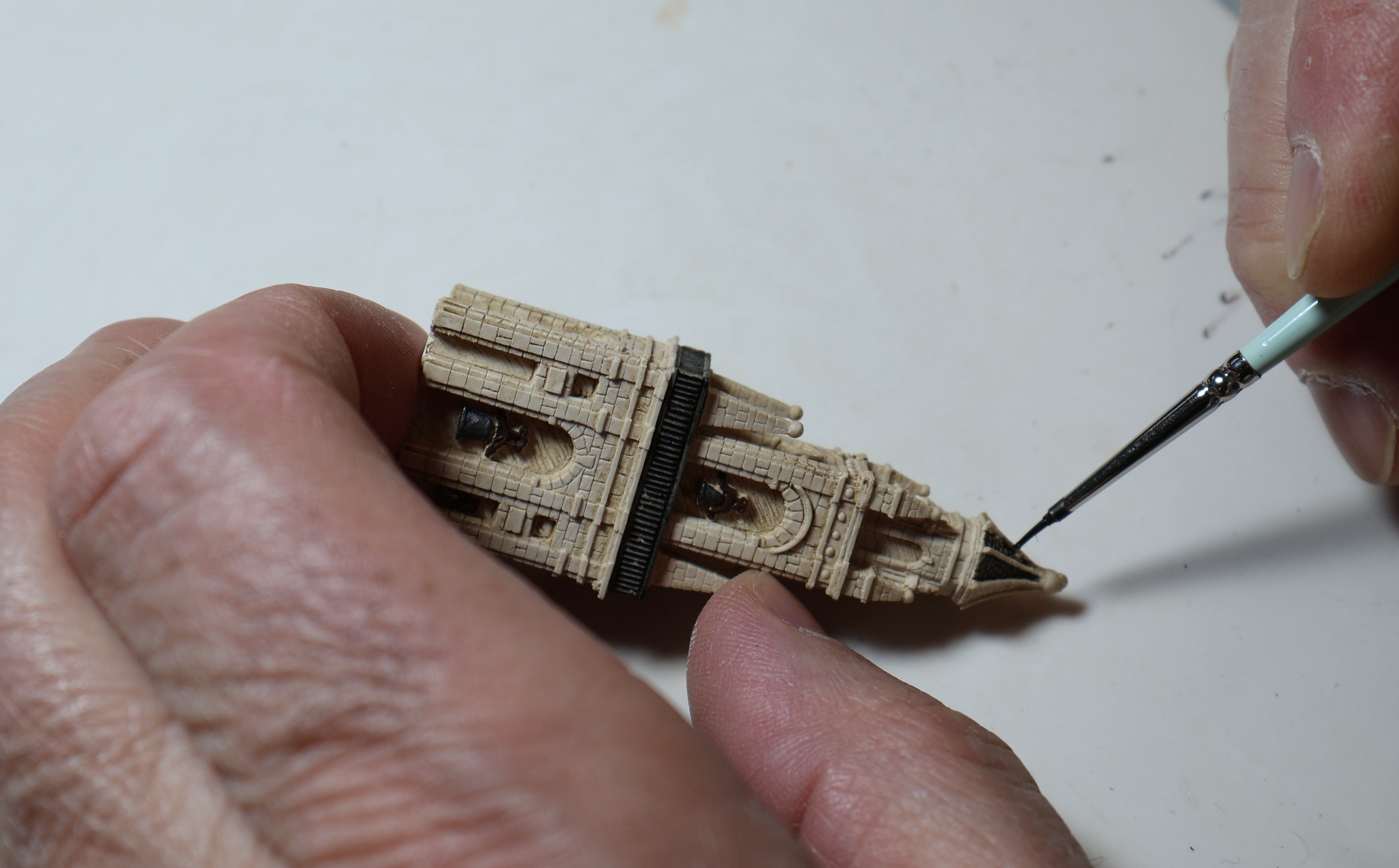 Detalle de un trabajo realizado en el taller artesanal de Ornamentos Arquitectónicos de la FSMLR en Aguilar de Campoo