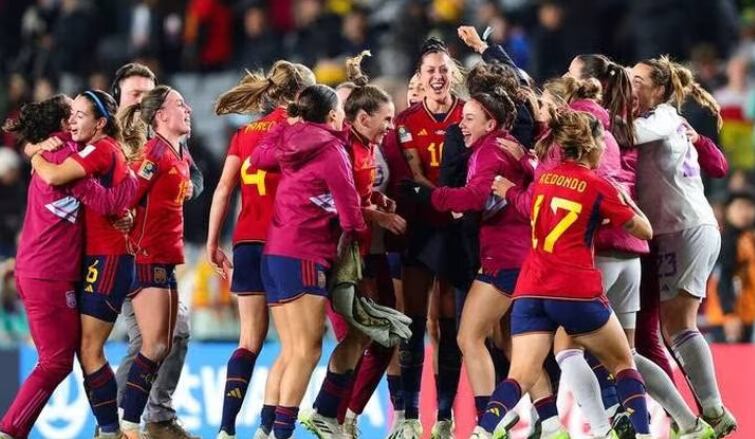 El Ayuntamiento de Yecla instalará una pantalla gigante  para ver la final del Mundial de fútbol femenino en su auditorio