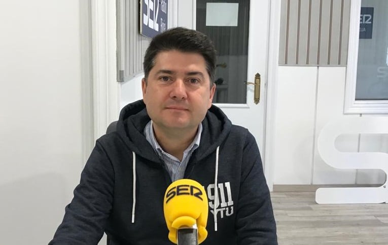 El presidente de la Unión Internacional de Química Pura y Aplicada (IUPAC), Javier García Martínez, en los estudios de la Cadena SER de La Rioja.