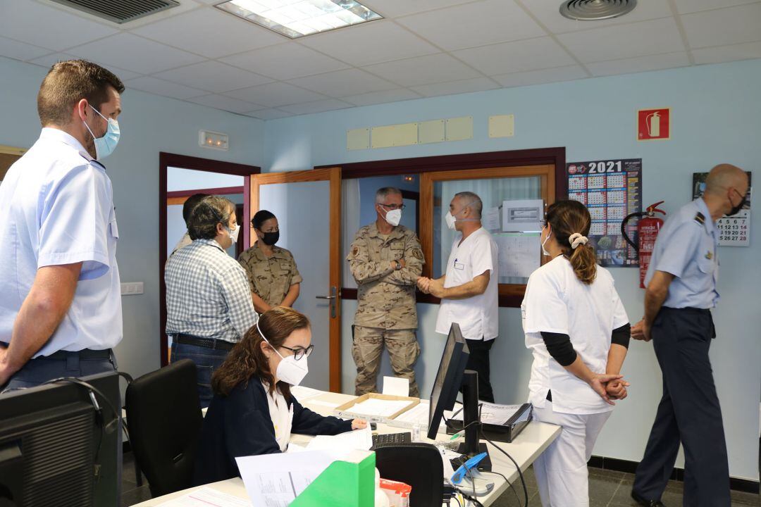 Aunque los hospitalizados se mantienen estables, los casos activos vuelven a subir hasta 118.