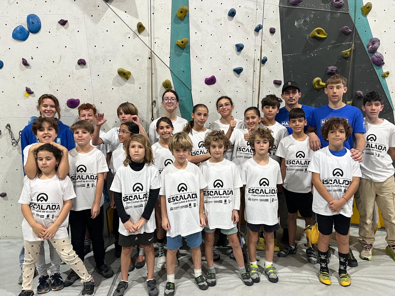 Participantes en laCopa Canarias de Escalada en Bloque–Copa Ciudad de Arrecife.