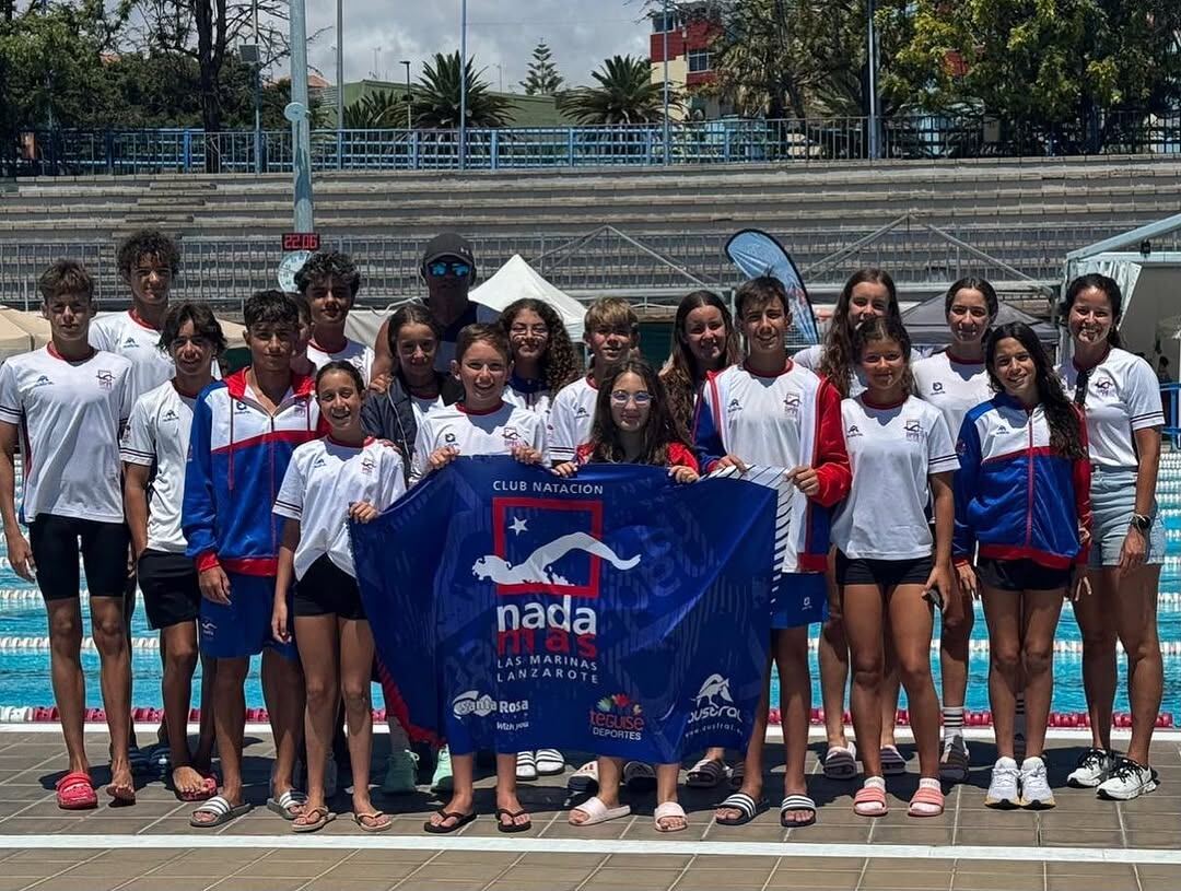 Expedición del Nadamás de Lanzarote en el Campeonato de Canarias Alevín e Infantil de Natación.