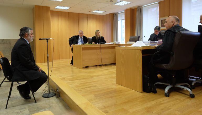 El presidente del Racing en el momento del interrogatorio a Berdejo, asesor jurídico y secretario del Racing en la época de Ángel Lavín.