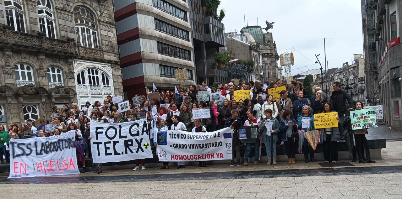 Imagen de la concentración en Porta do Sol de los Técnicos Sanitarios en huelga