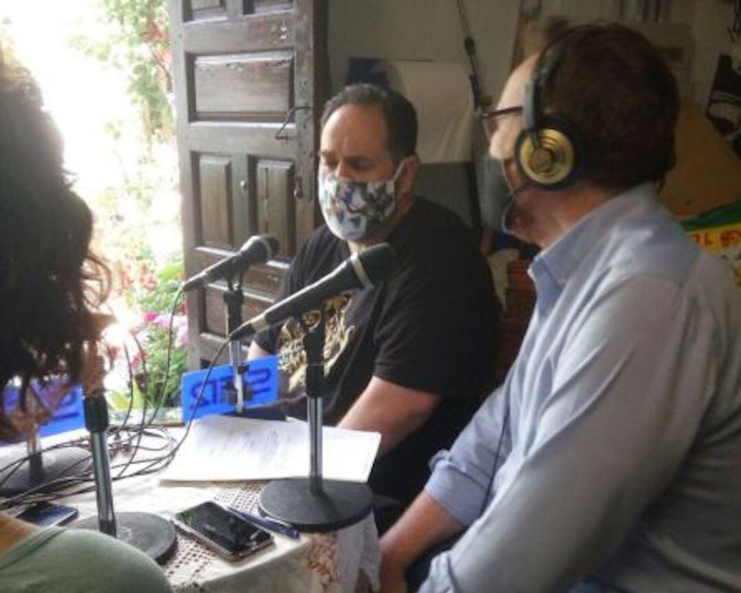 Rafael Barón en el programa especial Hoy por Hoy Córdoba realizado en el patio de su vivienda de la calle Pastora 2