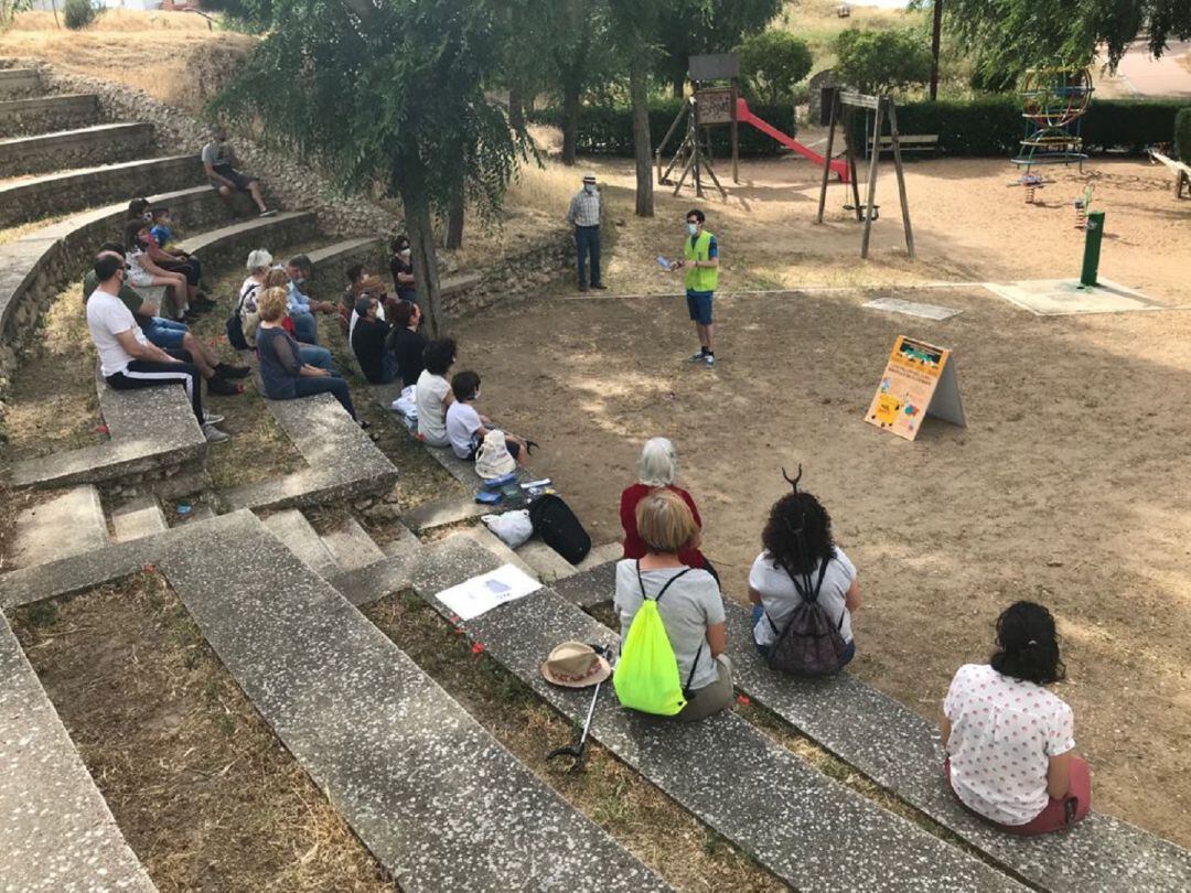 Participantes en la primera charla sobre Medio Ambiente organizada por Asocastrona 