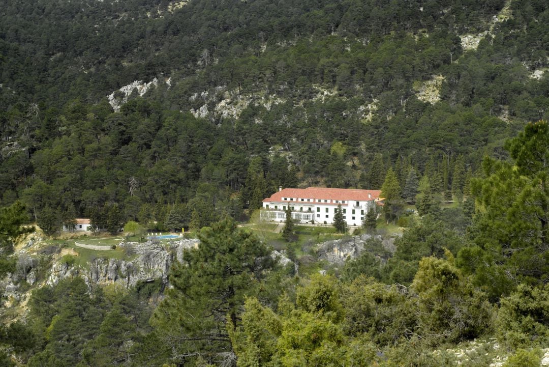 El Parador &quot;El Adelantado de Cazorla&quot; tiene un emplazamiento envidiable en el paraje de Navahondona