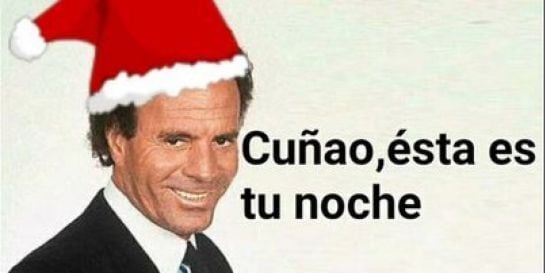 Julio Iglesias, popular en todo tipo de memes, también se ha hecho popular en Navidad