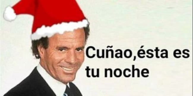 Julio Iglesias, popular en todo tipo de memes, también se ha hecho popular en Navidad