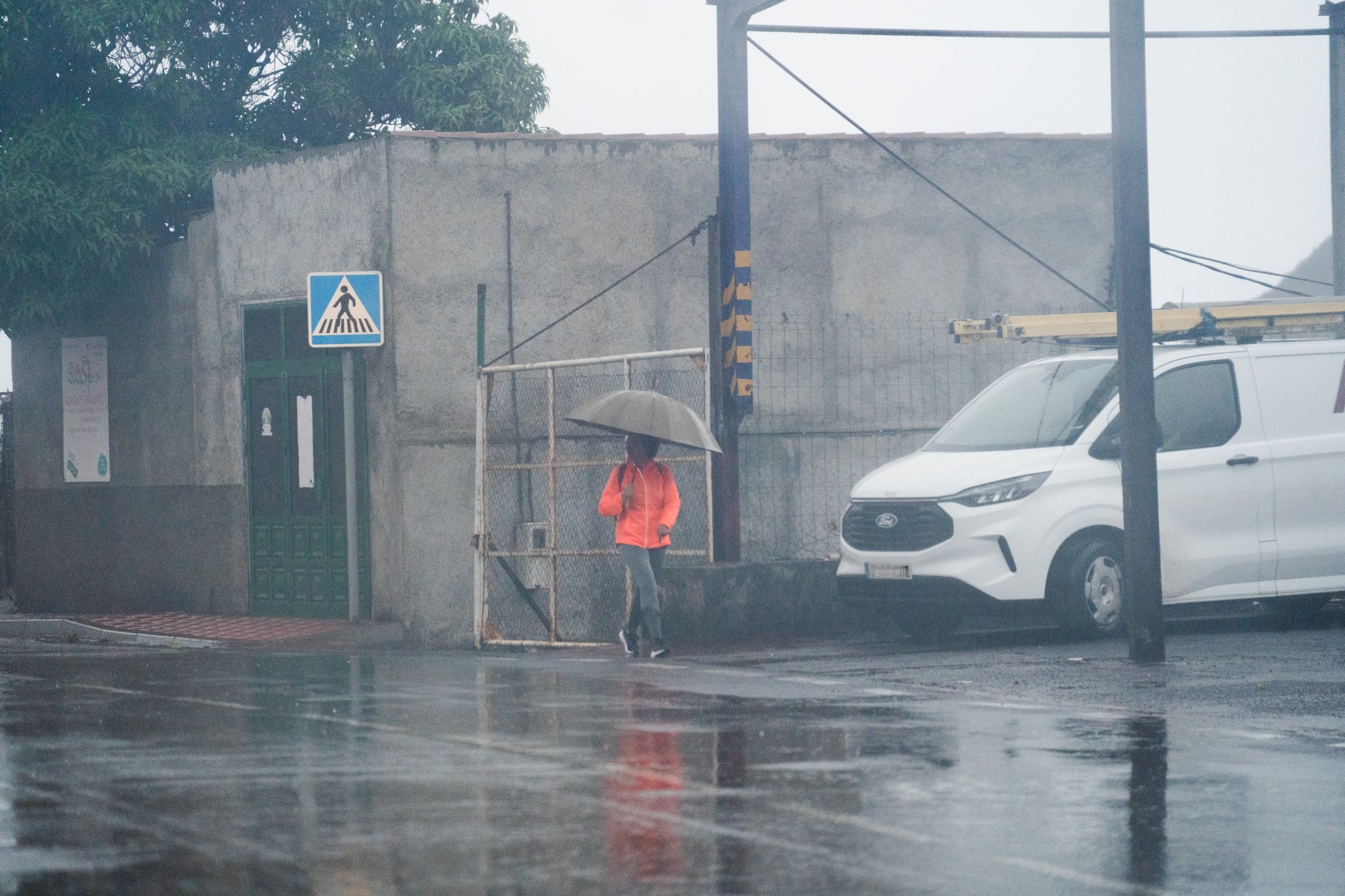 Alerta por vientos y fenómenos costeros en toda la isla