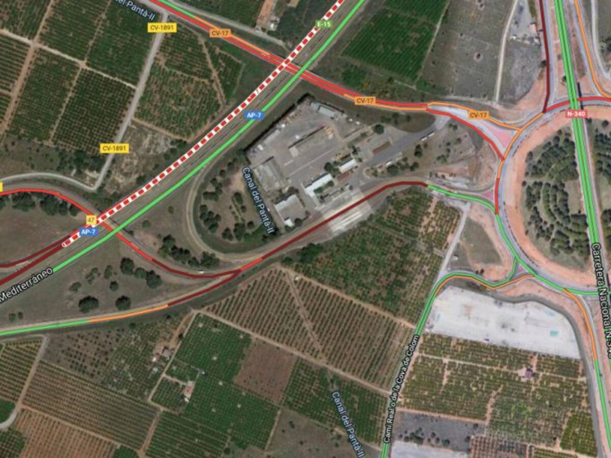 Reabierto el acceso Castellón Sur a la AP7 tras un accidente con cuatro camiones implicados