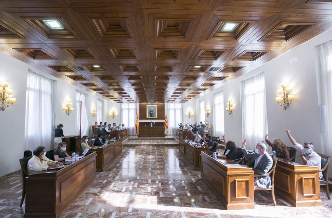 Sesión del pleno en el Ayuntamiento de Gandia